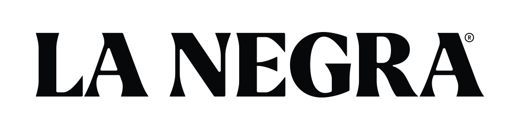 Logotipo de La Negra en negro sobre blanco